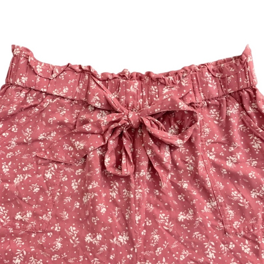 ❌SOLD❌ SO Super High Rise Soft Shortie Flowy Pink Shorts Floral Pattern Sz Med - Picture 2 of 8